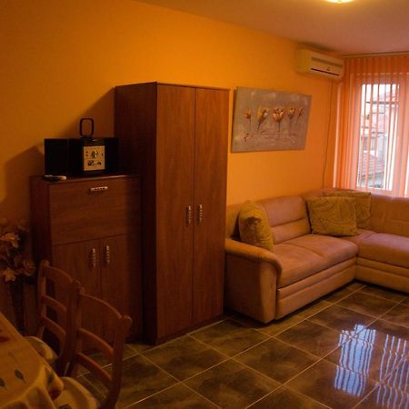 Апартамент Освободител Pomorie Extérieur photo