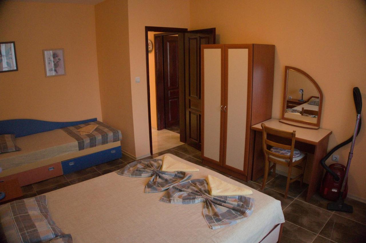 Апартамент Освободител Pomorie Extérieur photo